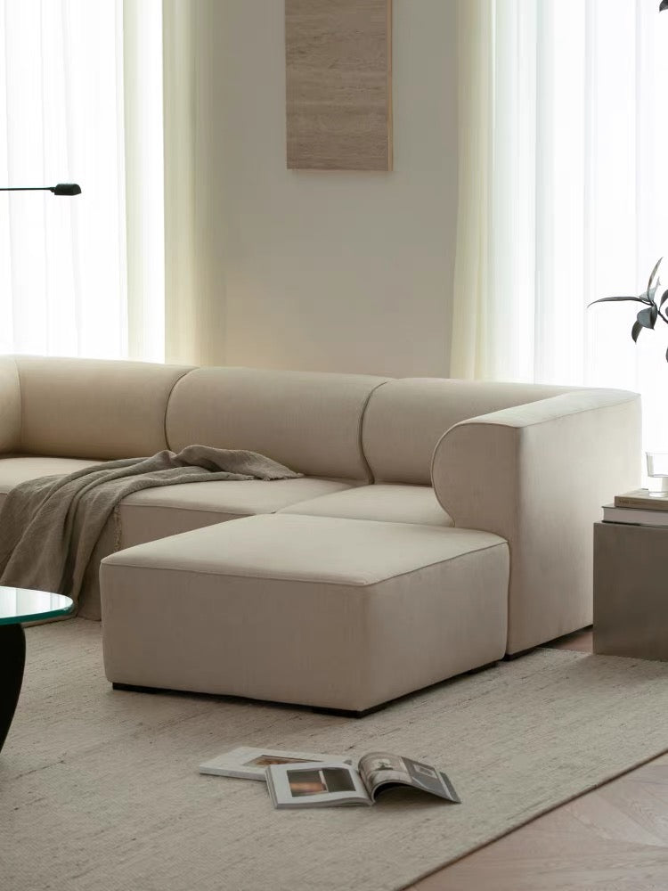 Yuric Scratch Resistant Sectional Sofa