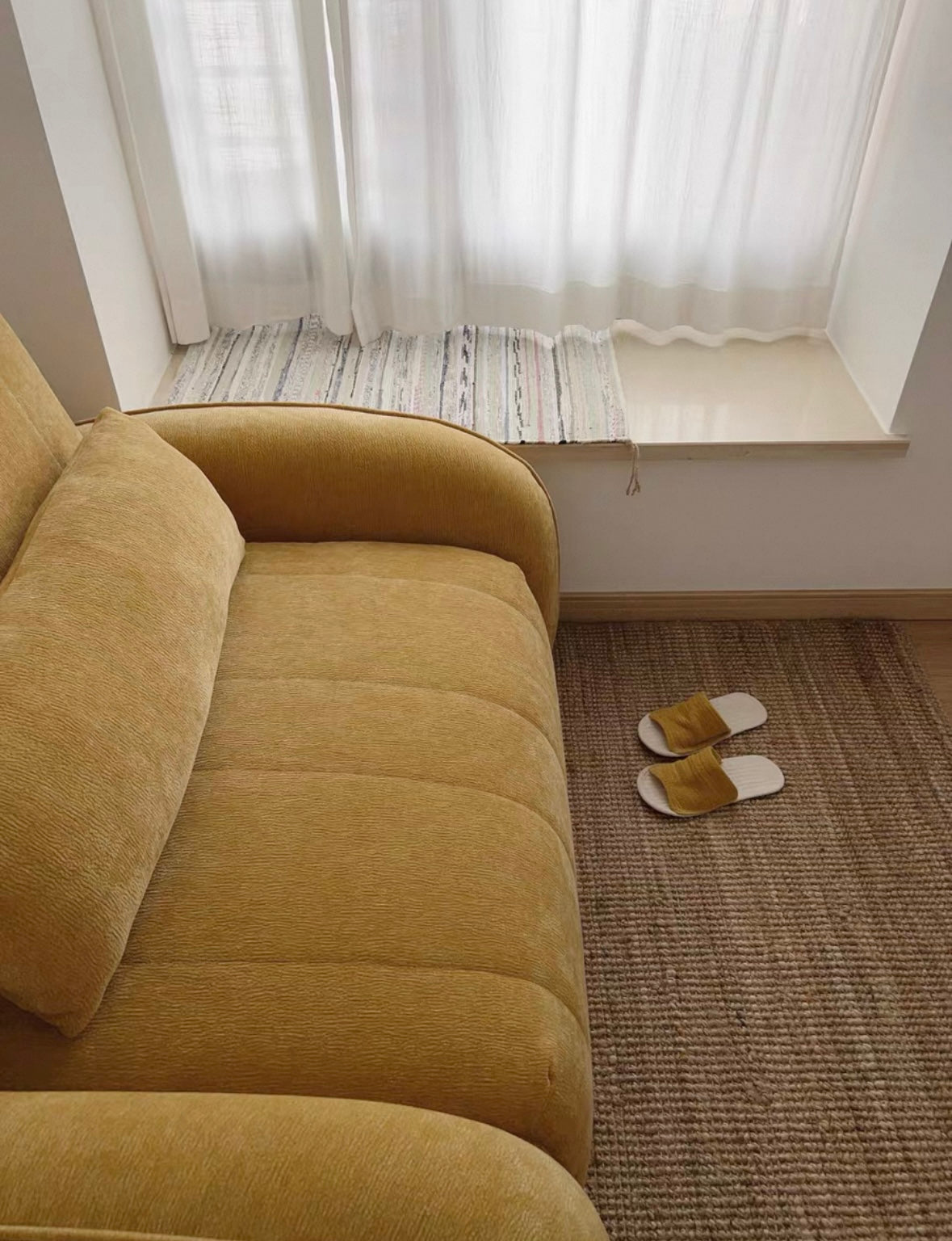 Reila Electric Extendable Sofa Bed