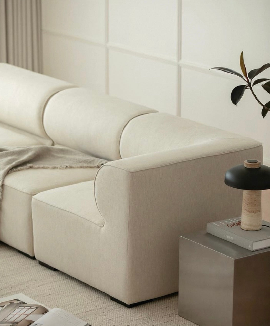 Yuric Scratch Resistant Sectional Sofa