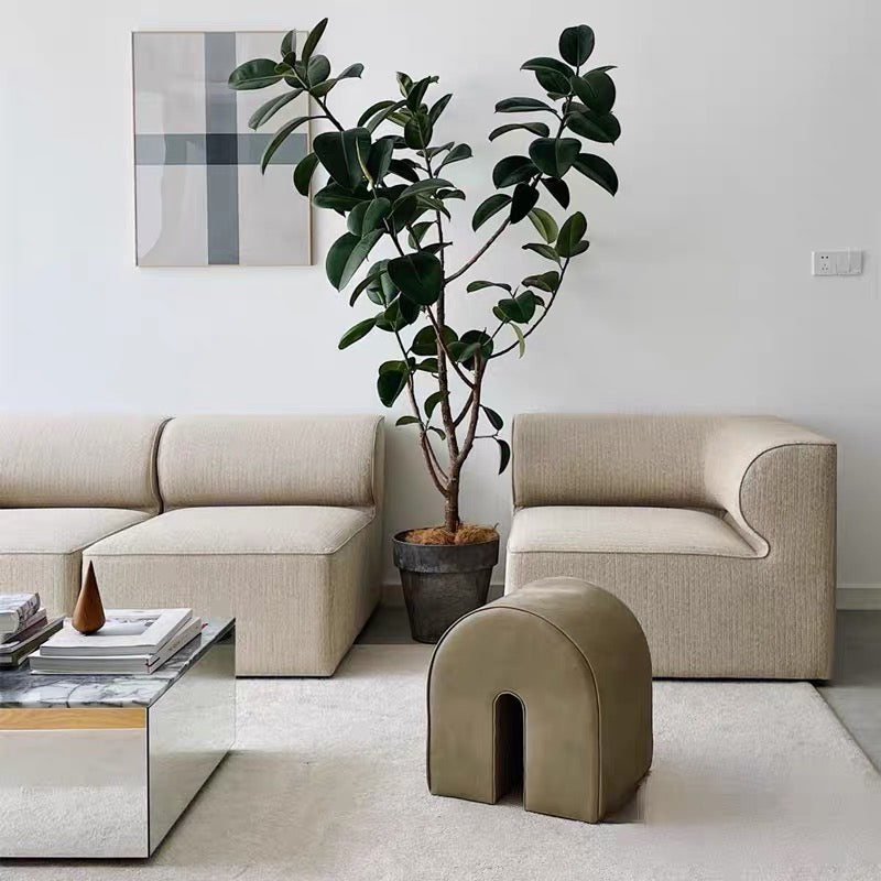 Yuric Scratch Resistant Sectional Sofa