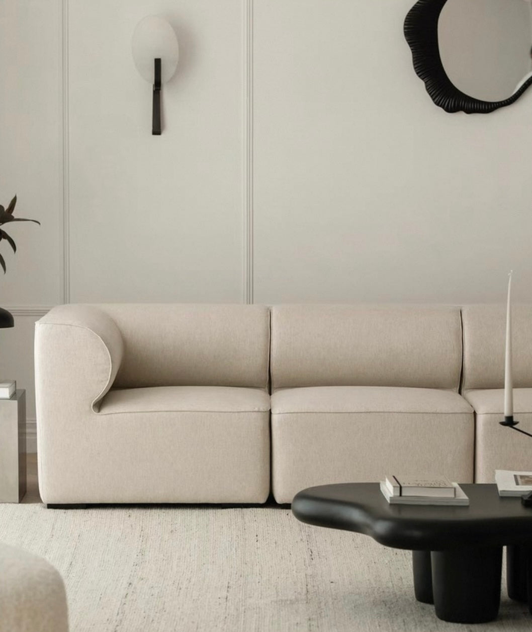 Yuric Scratch Resistant Sectional Sofa