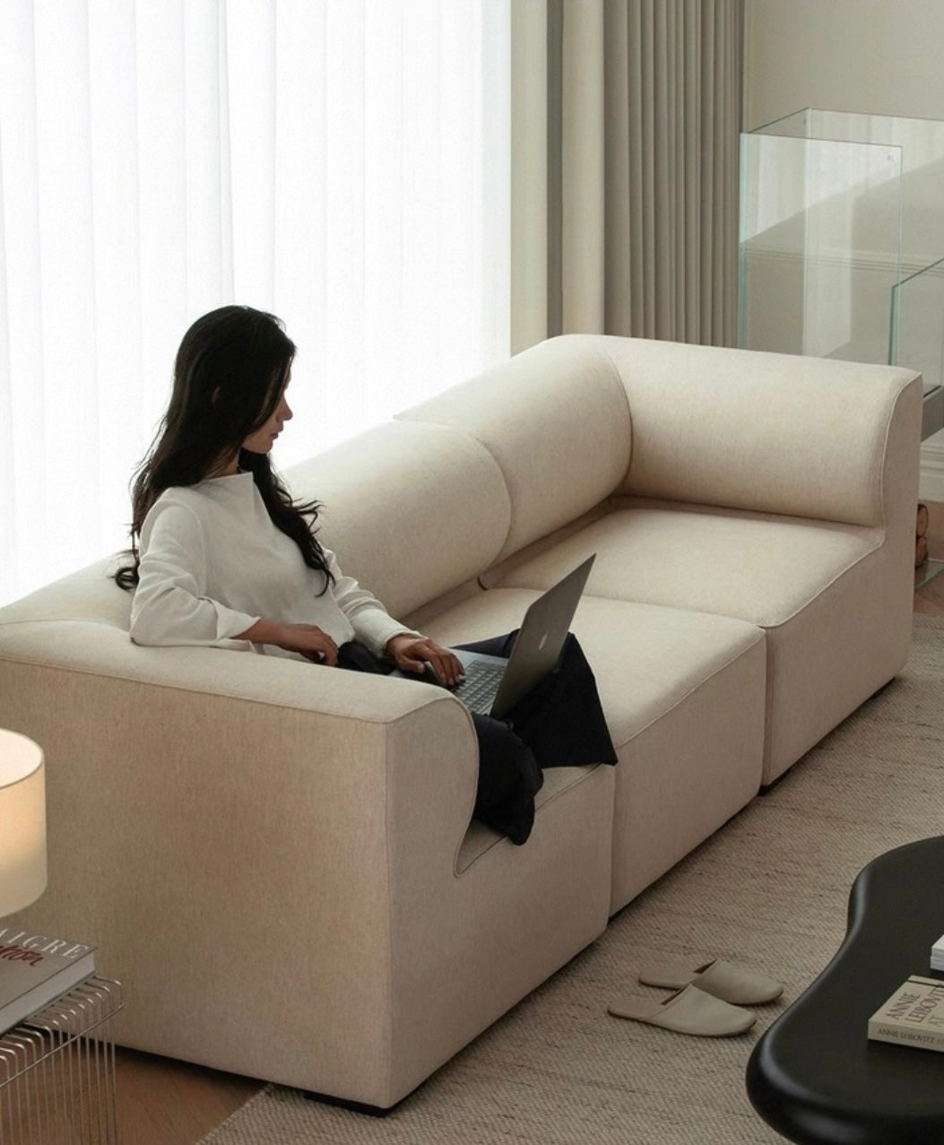 Yuric Scratch Resistant Sectional Sofa