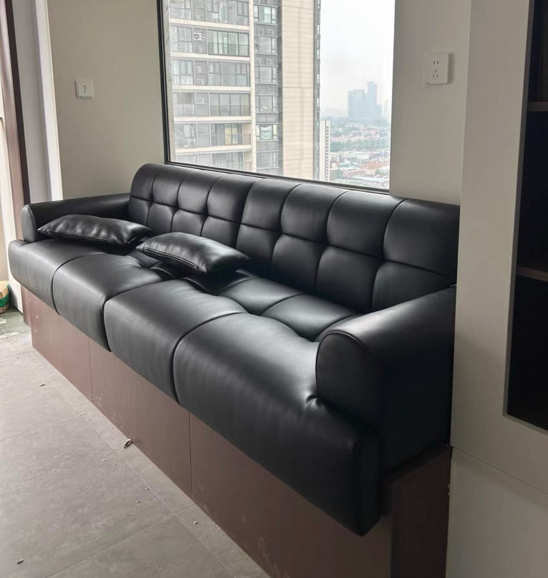 Bowen Scratch Resistant Customise Bay Window Sofa