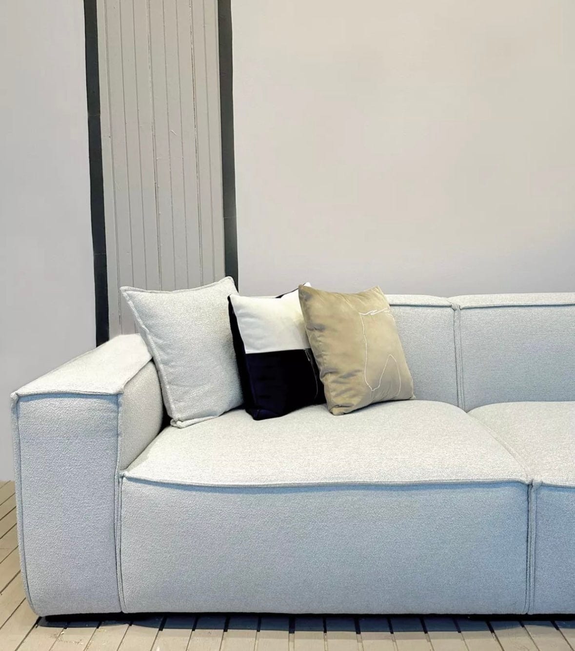 Home Atelier Aureus Scratch Resistant Sofa