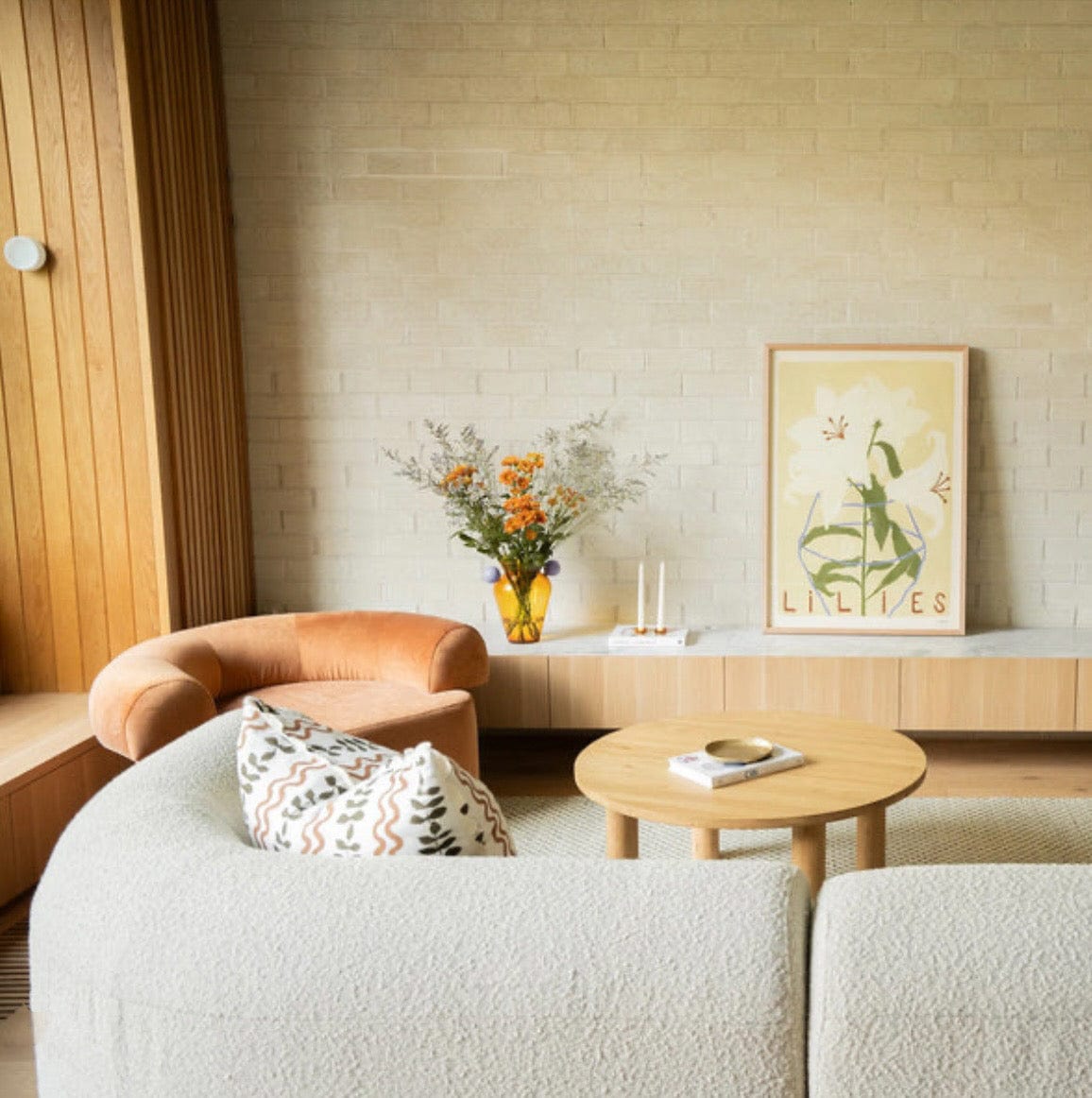 Home Atelier Bayden Scratch Resistant Curve Sofa