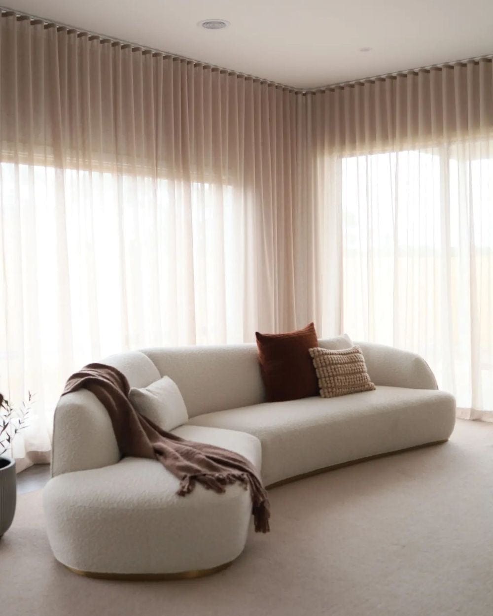 Home Atelier Finn Scratch Resistant Sectional Curve Sofa