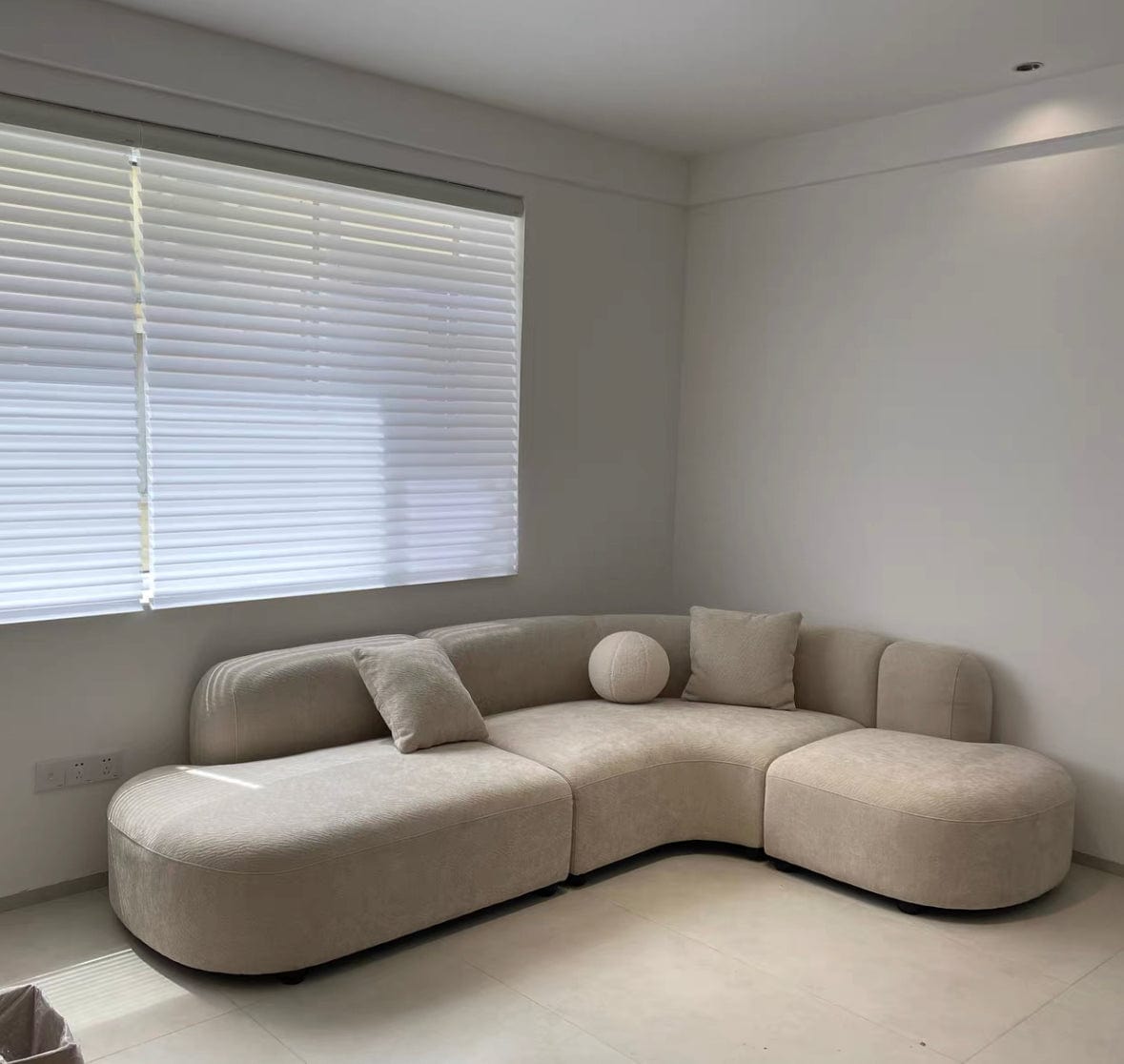 Home Atelier Lacos Performance Boucle Curve Sofa