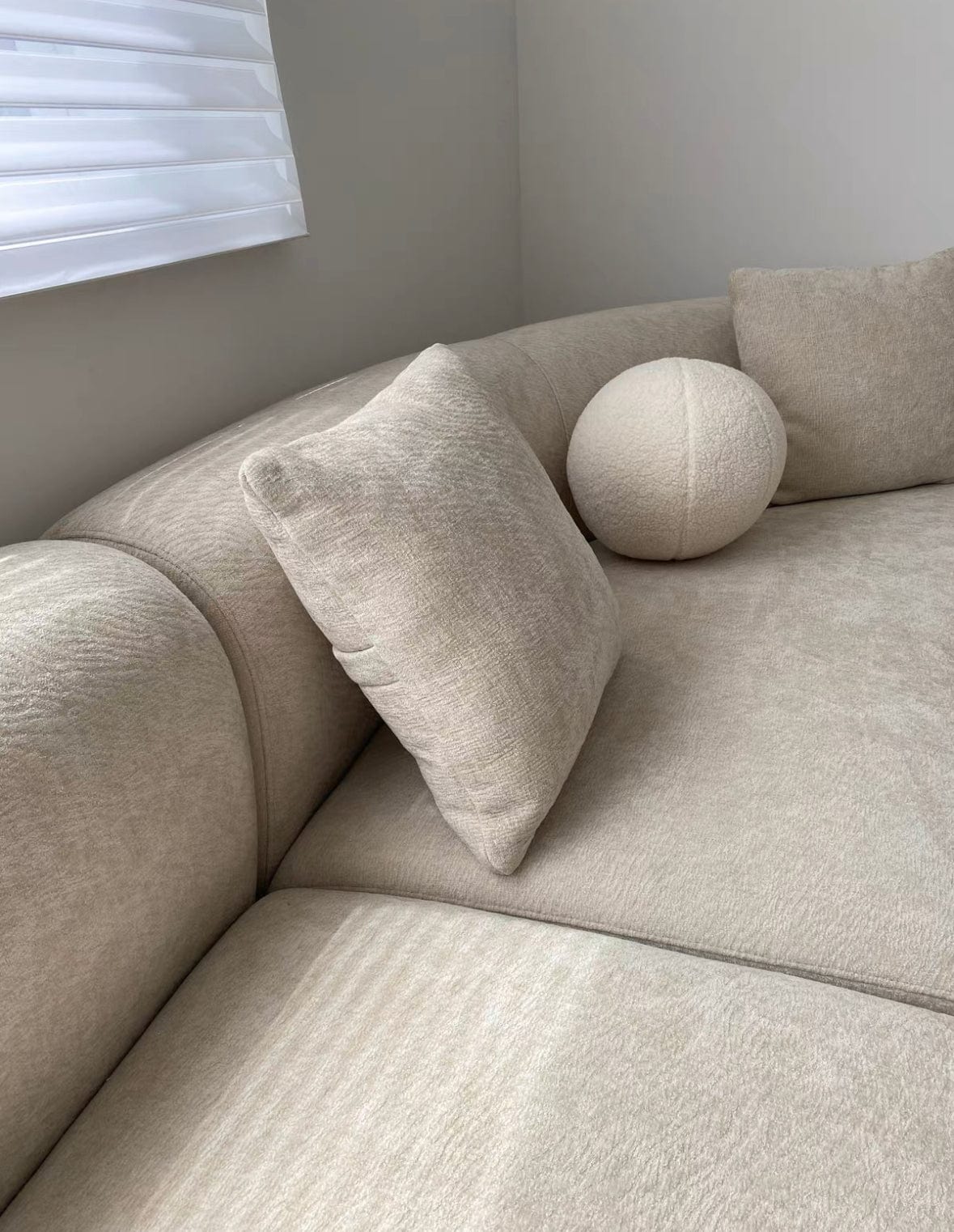 Home Atelier Lacos Performance Boucle Curve Sofa