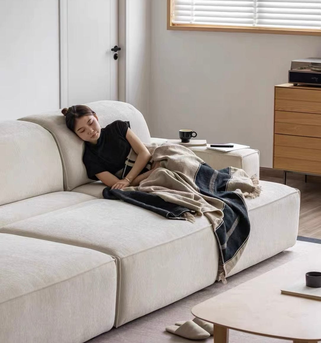 Home Atelier Laura Scratch Resistant Electric Sofa Bed