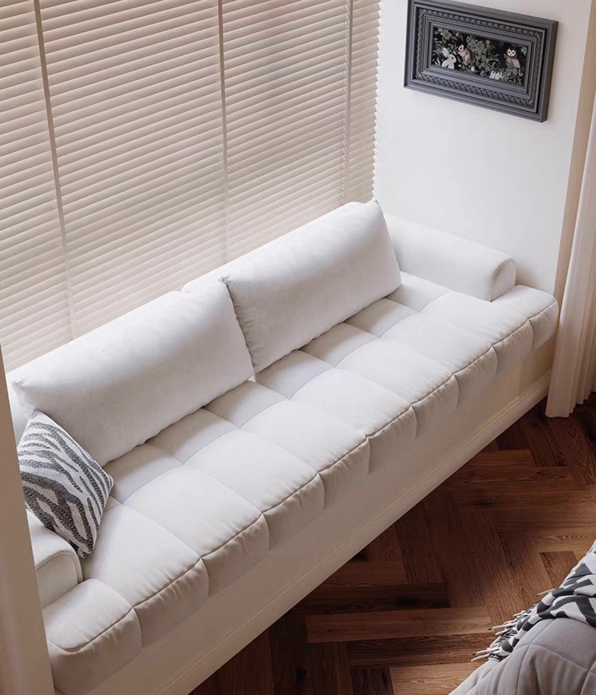 Jester Scratch Resistant Customise Bay Window Sofa