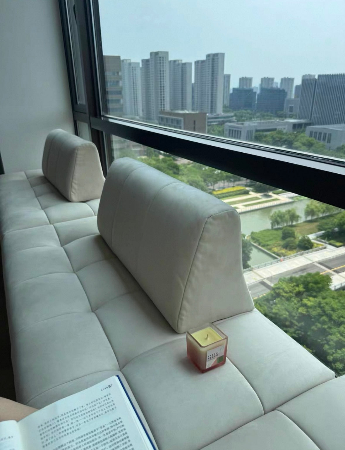Milyon Scratch Resistant Customise Bay Window Sofa