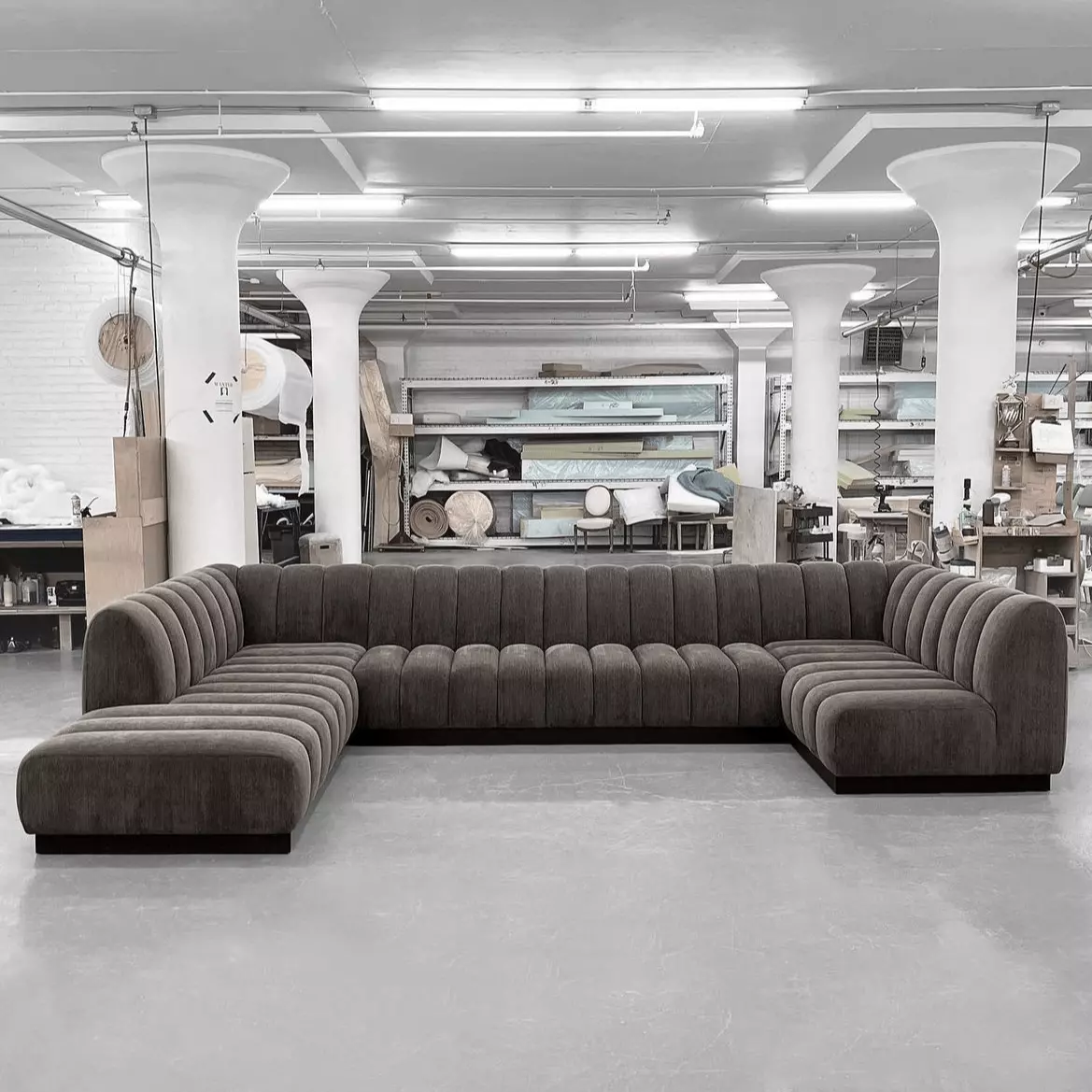 Lint Scratch Resistant Sectional Sofa with Channel Tufting