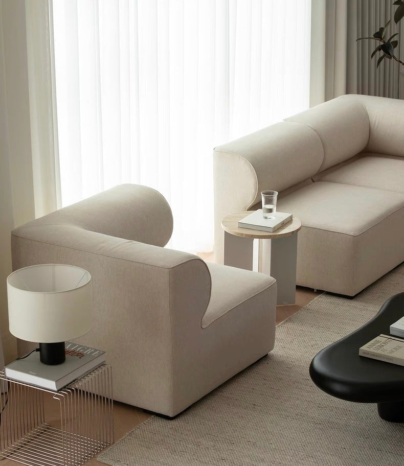 Yuric Scratch Resistant Sectional Sofa