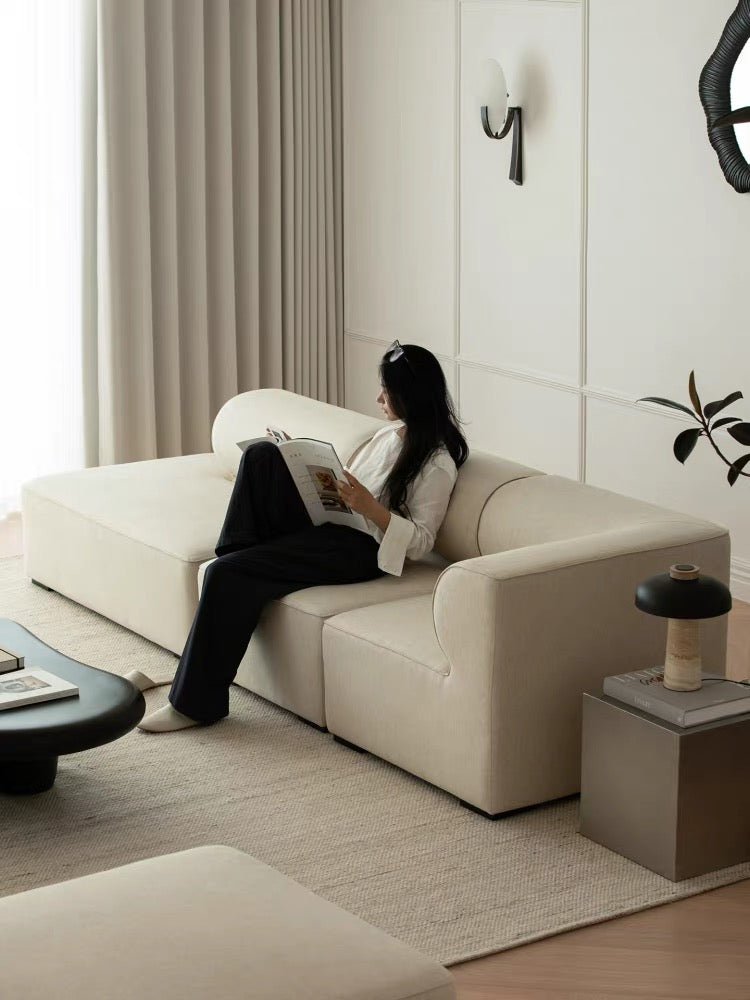 Yuric Scratch Resistant Sectional Sofa