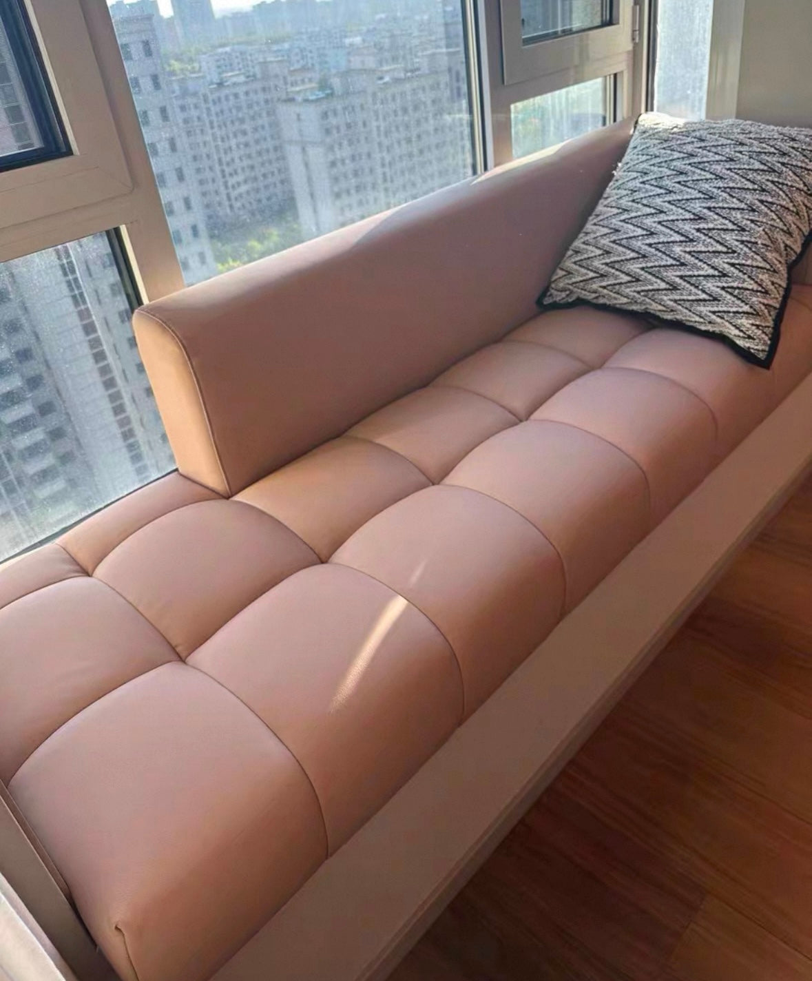 Allethia Customise Scratch Resistant Bay Window Sofa