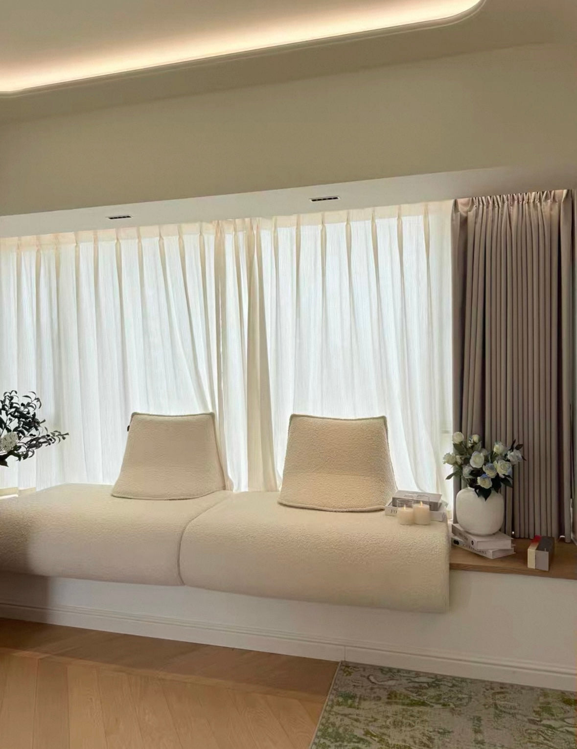 Renny Customise Bay Window Sofa