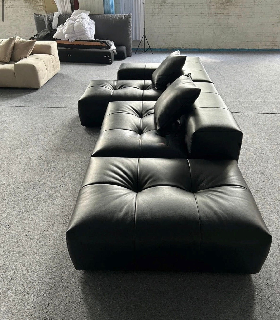 Hillford Scratch Resistant Leather Sofa