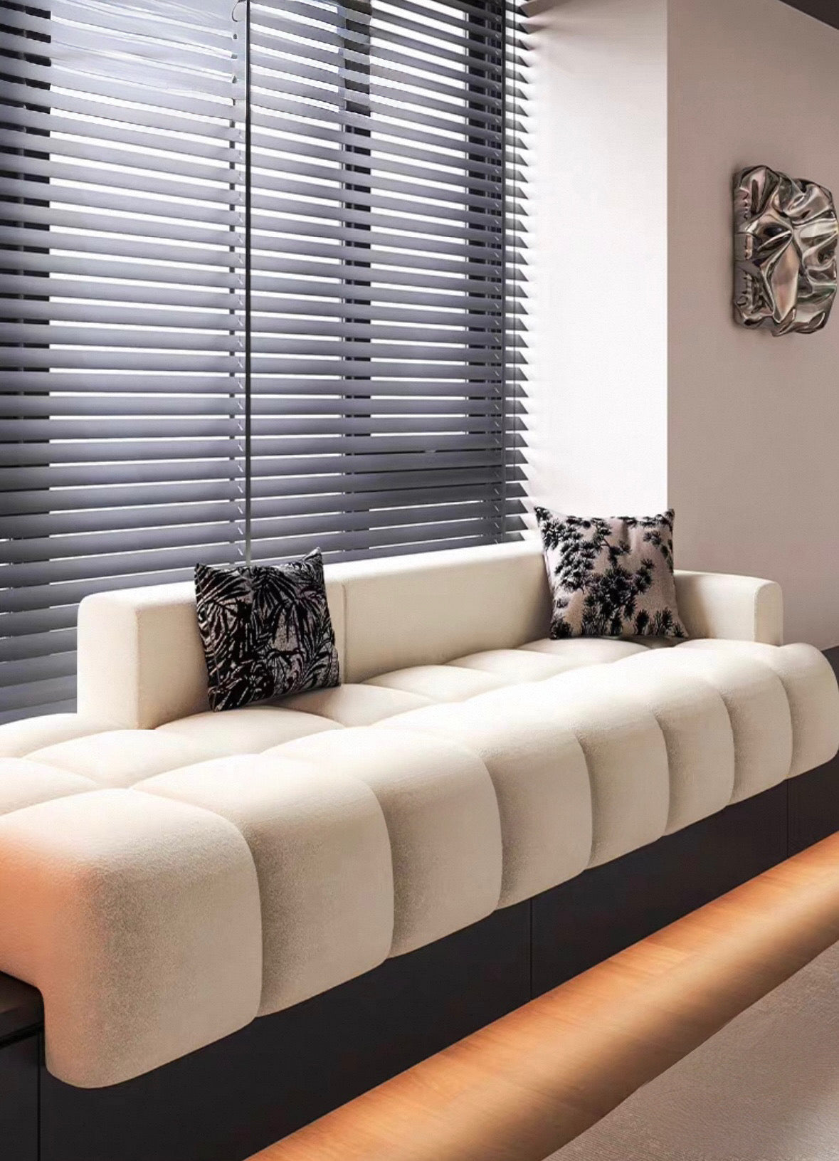 Allethia Customise Scratch Resistant Bay Window Sofa