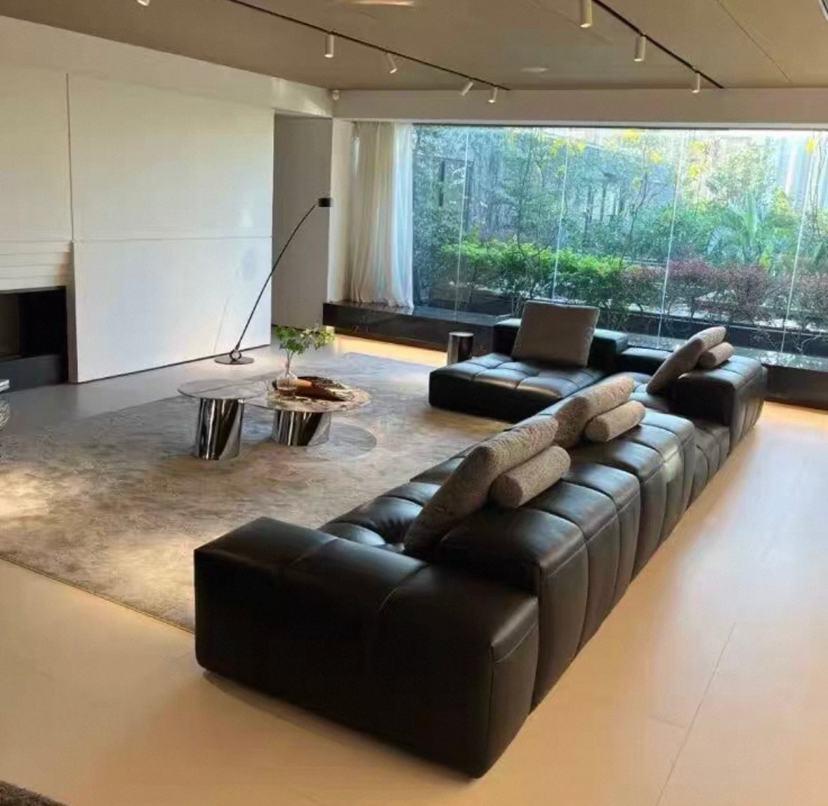 Hillford Scratch Resistant Leather Sofa