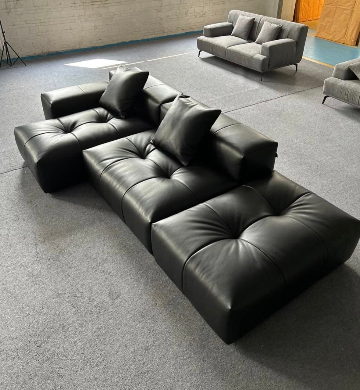 Hillford Scratch Resistant Leather Sofa