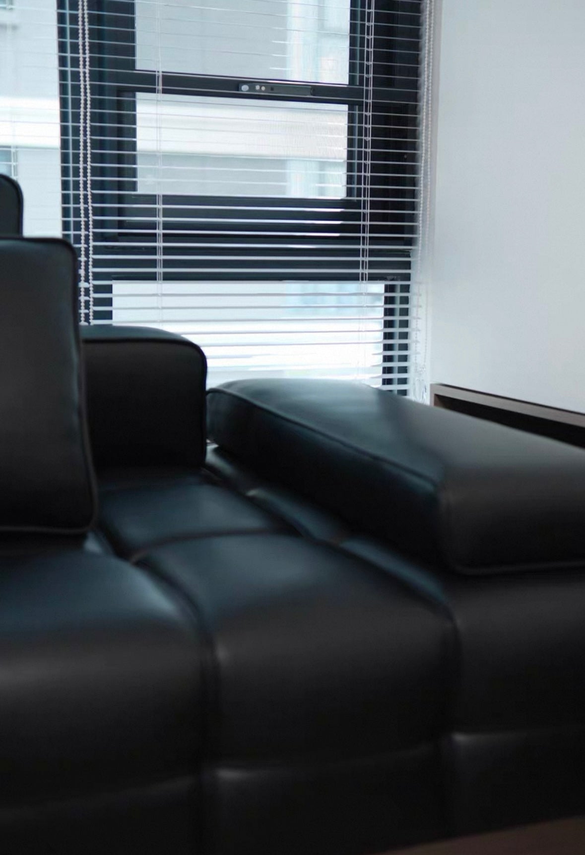 Liston Scratch Resistant Customise Bay Window Sofa