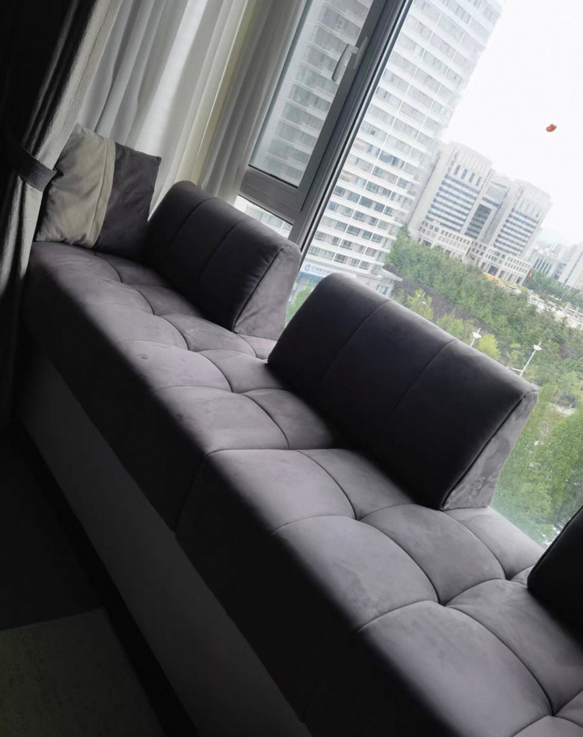 Milyon Scratch Resistant Customise Bay Window Sofa