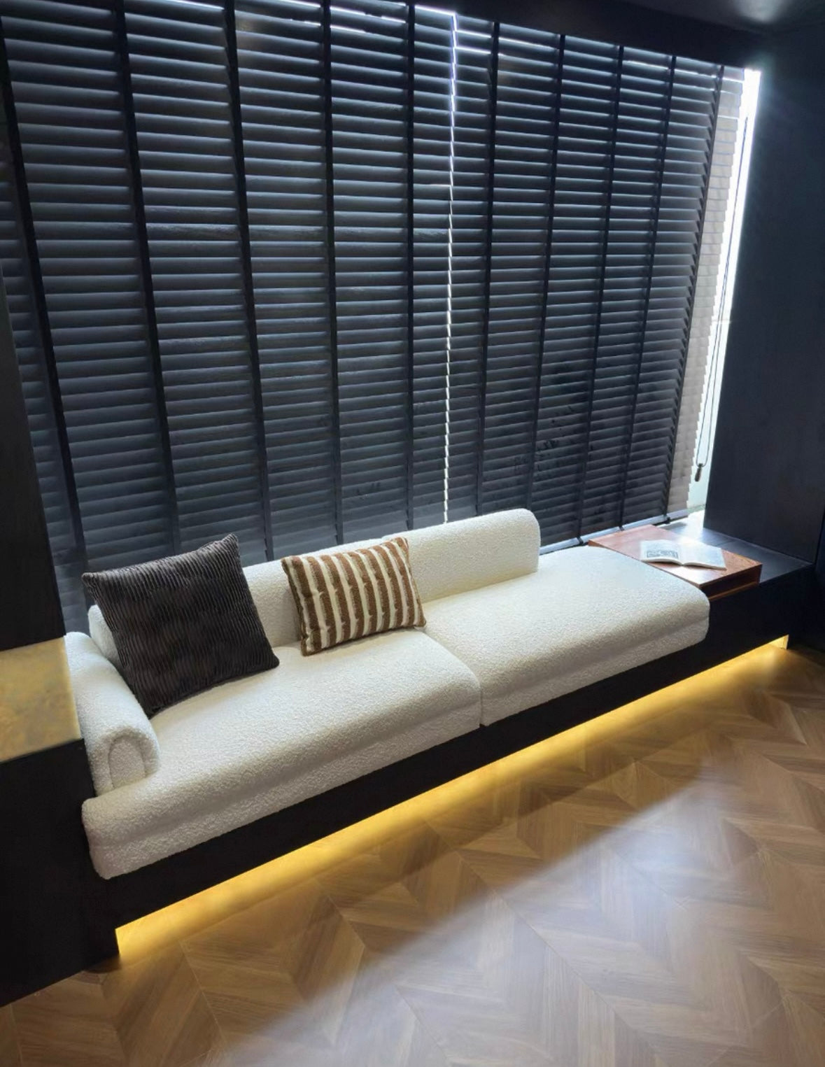 Julia Customise Bay Window Sofa