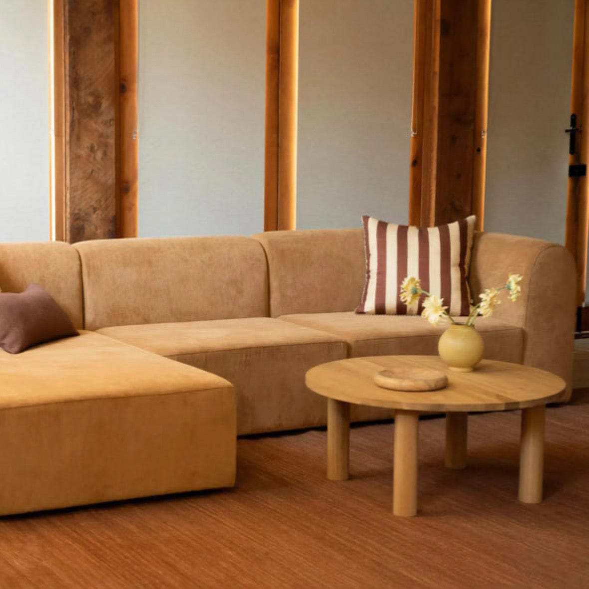 Home Atelier Bayden Scratch Resistant Curve Sofa