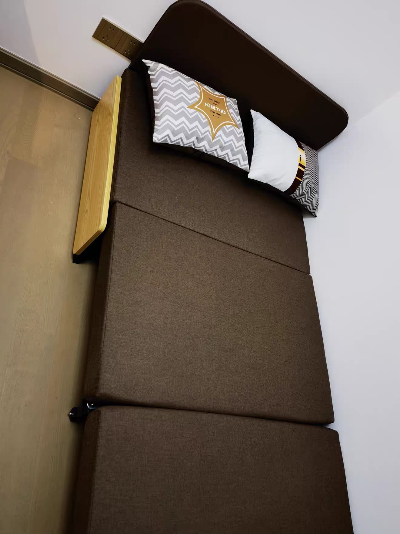 Home Atelier Blanc Wooden Pull-out Storage Sofa Bed