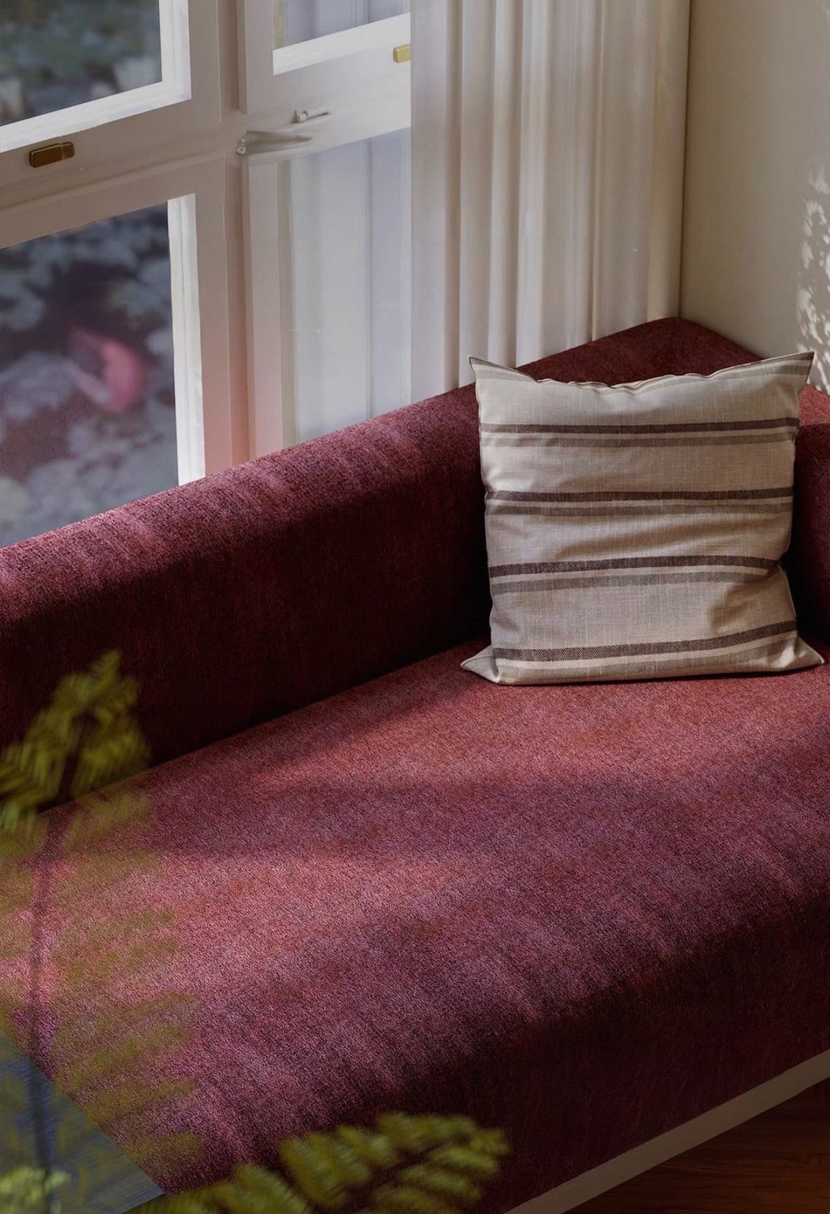 Home Atelier Boyle Customise Scratch Resistant Bay Window Sofa (Copy 2)