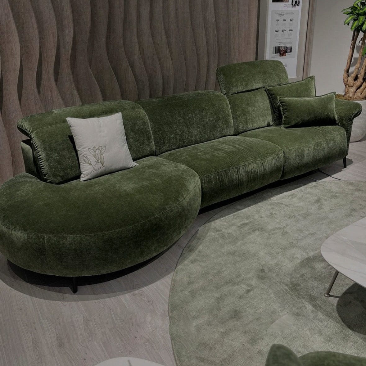 Home Atelier Cassandra Scratch Resistant Round Chaise Electric Recliner Sofa