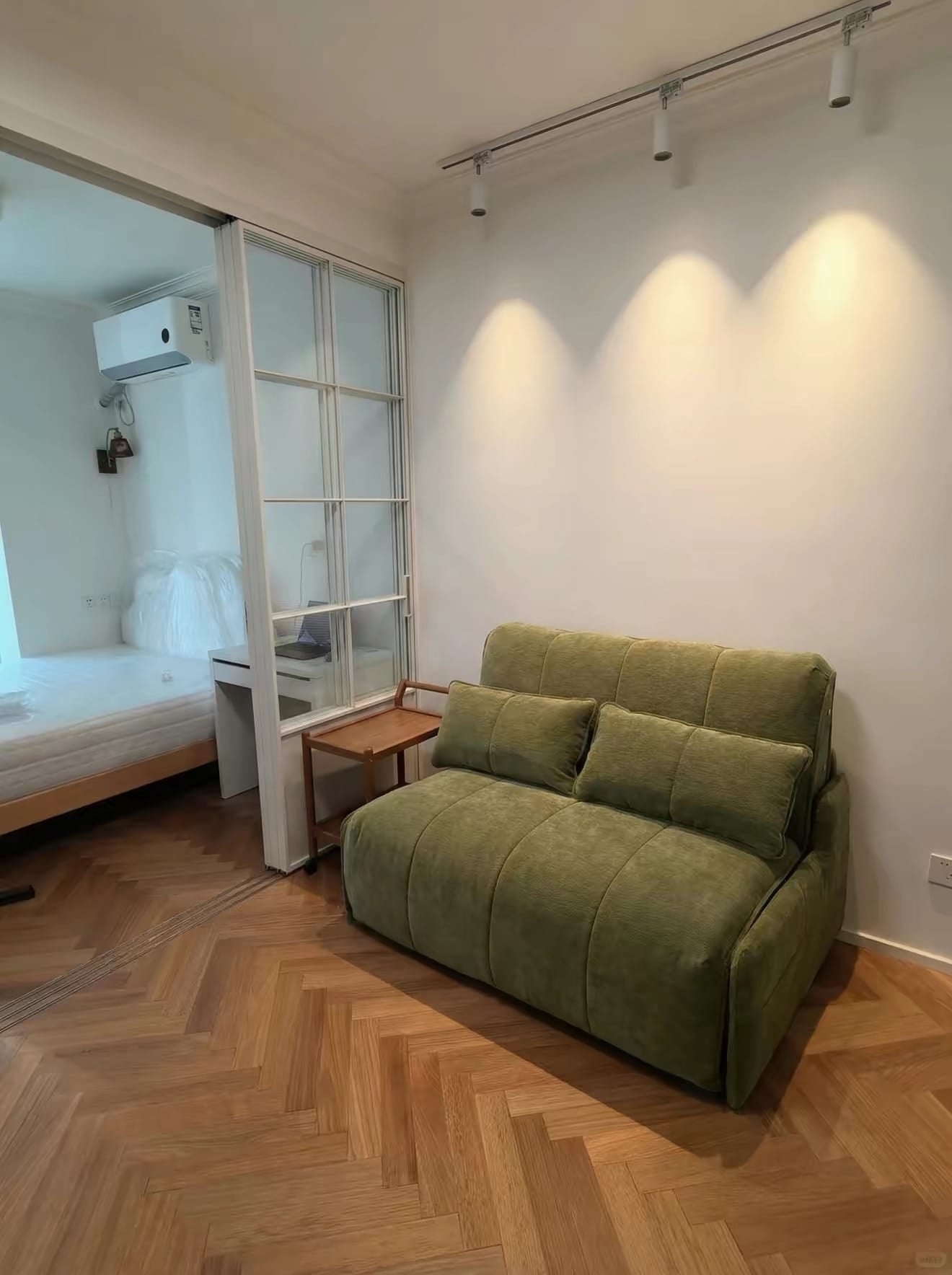 Home Atelier Jenkin Electric Extendable Sofa Bed