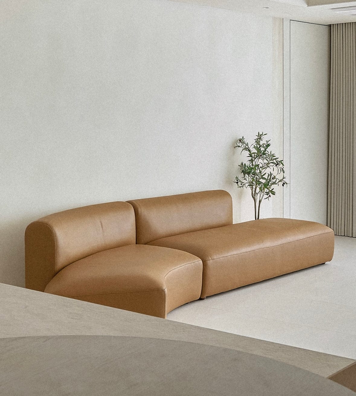 Home Atelier Liam Scratch Resistant Curve Sofa