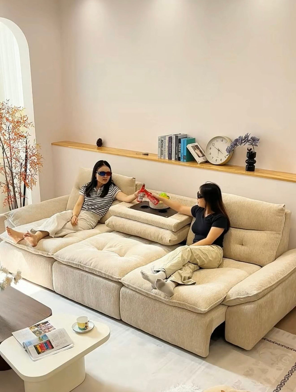 Home Atelier Powered Motorized Electric Sleeper Sofa Bed Maiser Scratch Resistant Electric Extendable Sofa Bed
