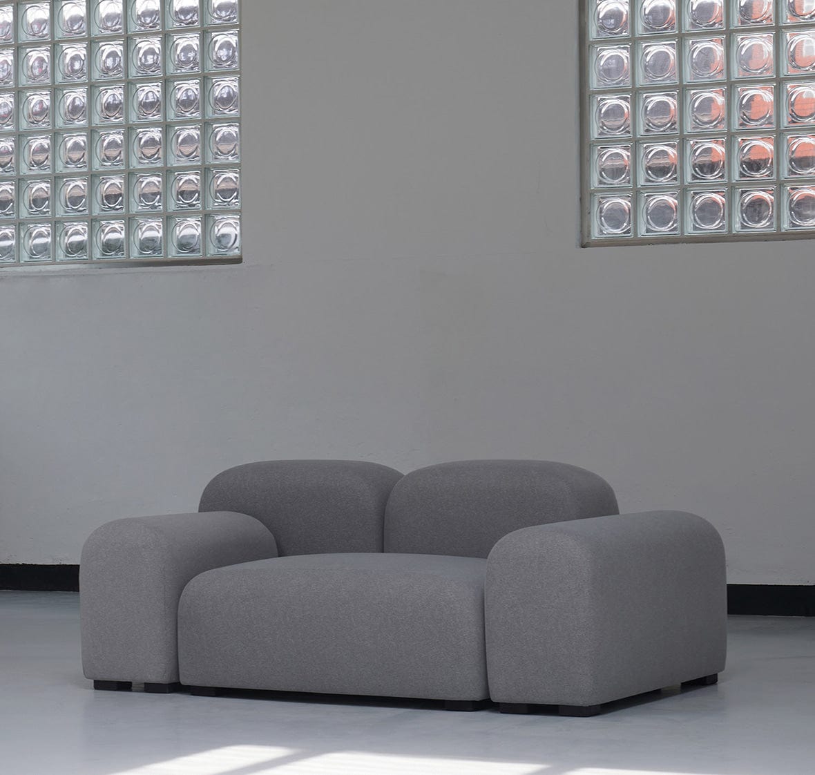 Home Atelier Sofa Ravo Scratch Resistant Sectional Sofa