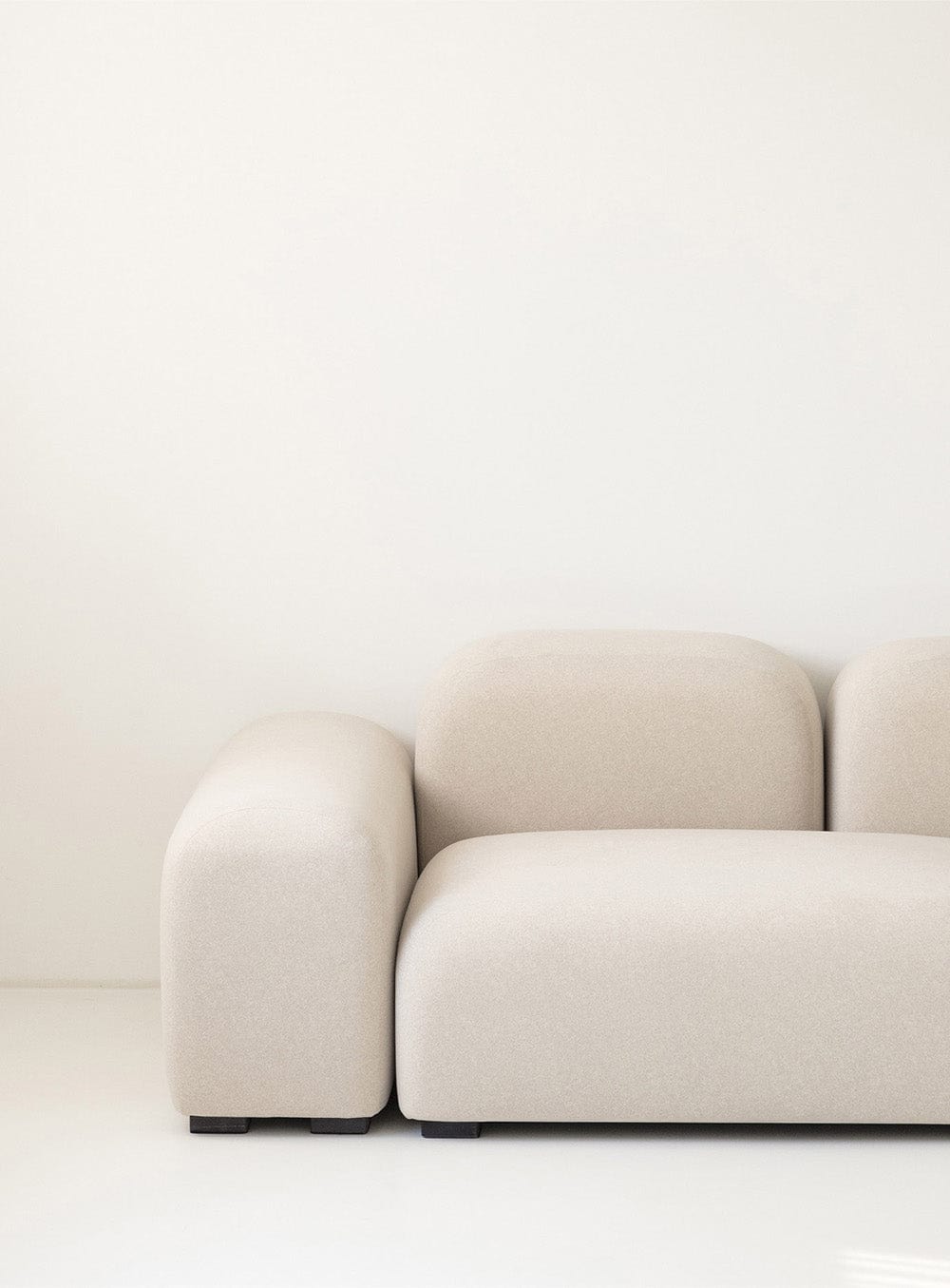 Home Atelier Sofa Ravo Scratch Resistant Sectional Sofa